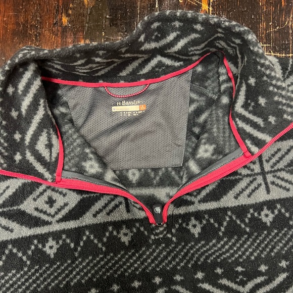 COPY - Fleece 1/4 zip. Must have - Picture 3 of 6